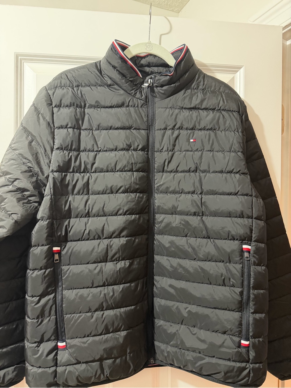 Tommy Hilfiger Men's Gray Quilted Puffer Jacket with Signature Trim